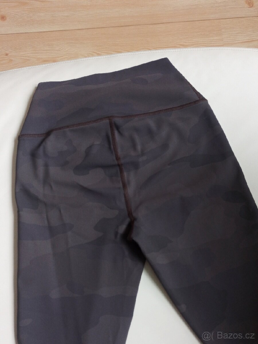 legíny Alo Yoga - 4