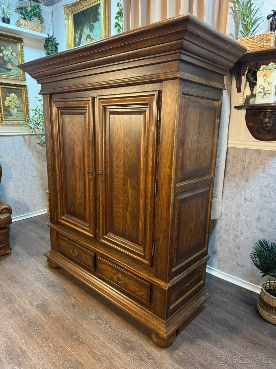 Masivní skříň (141013) - 4