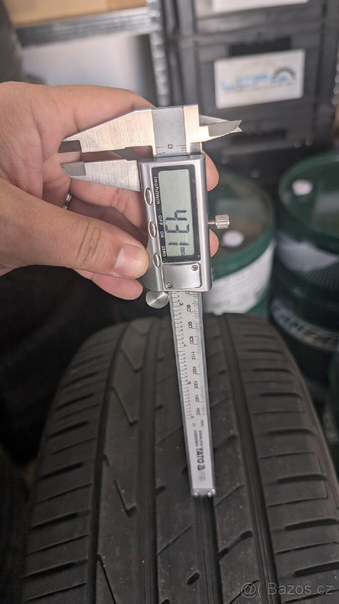 Hankook Ventus 235/45 r20 - 4