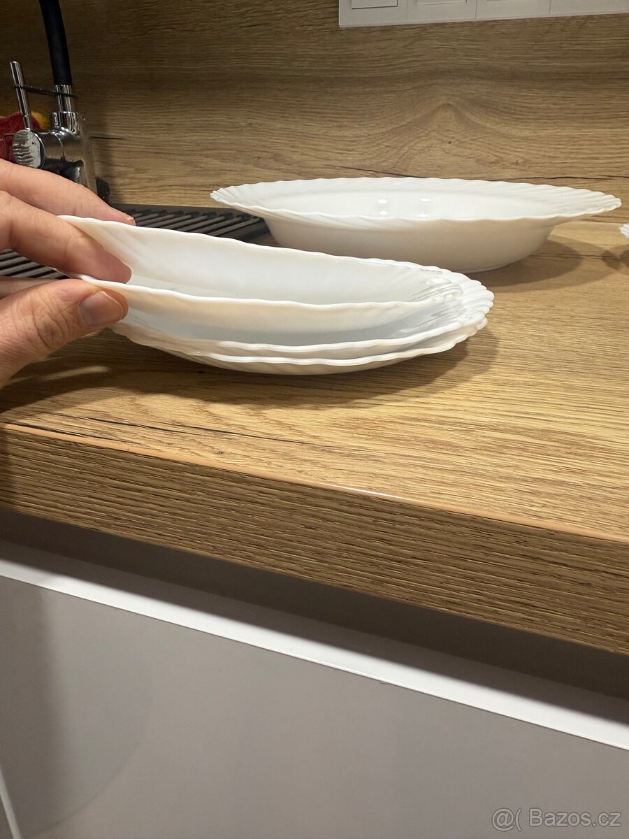 Set talířů - 4