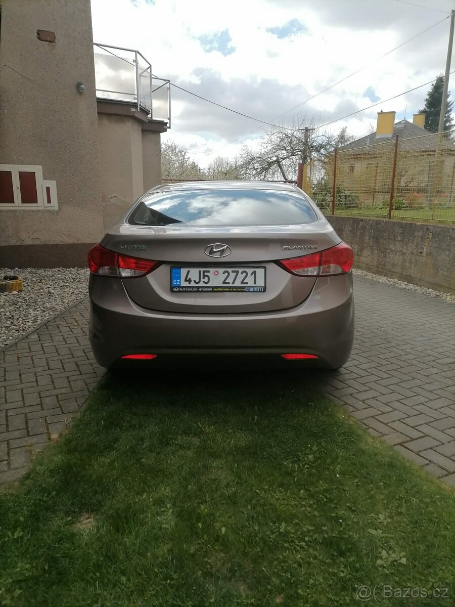 Prodám Hyundai Elantra - 4