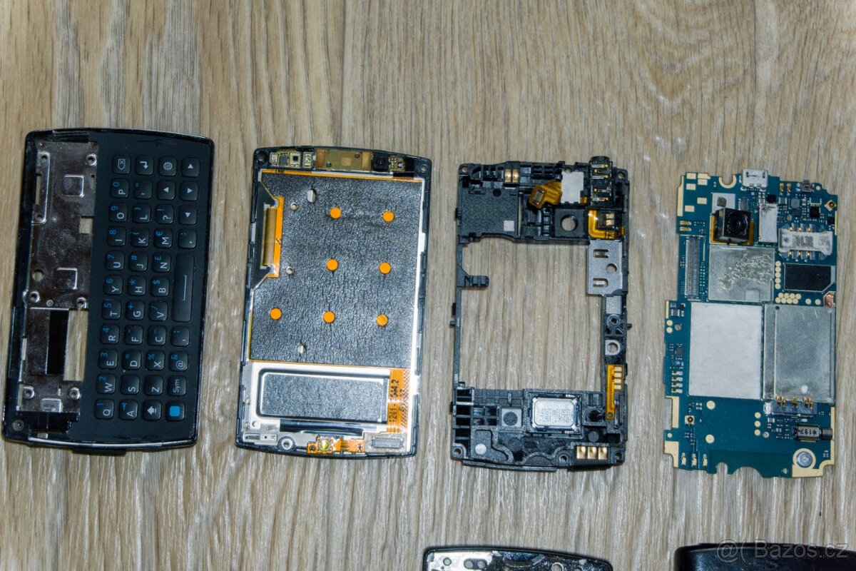 Samsung Galaxy S3 I9300, diely SK17i Xperia mini pro - 4