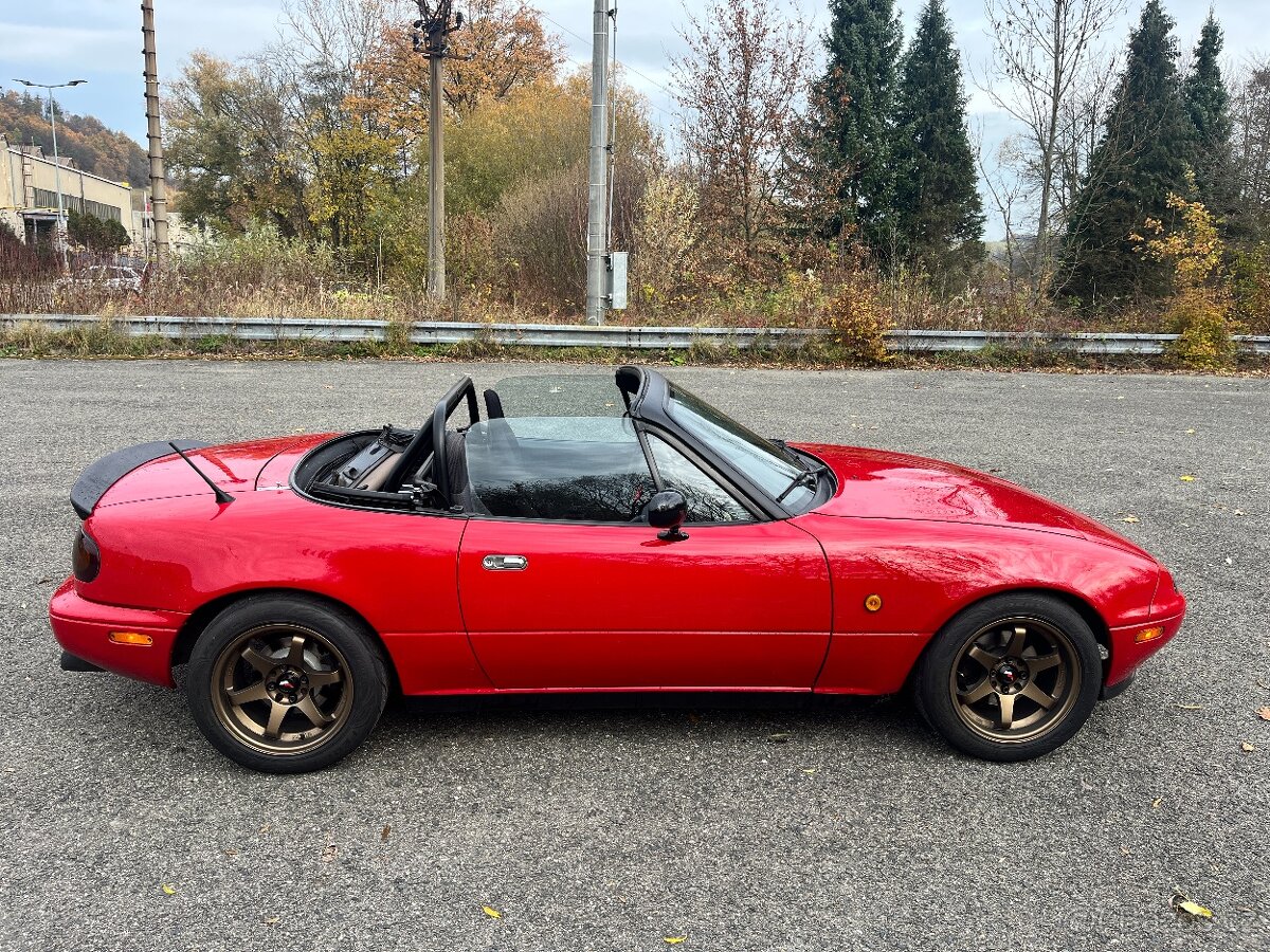 Mazda MX-5 NA - 4
