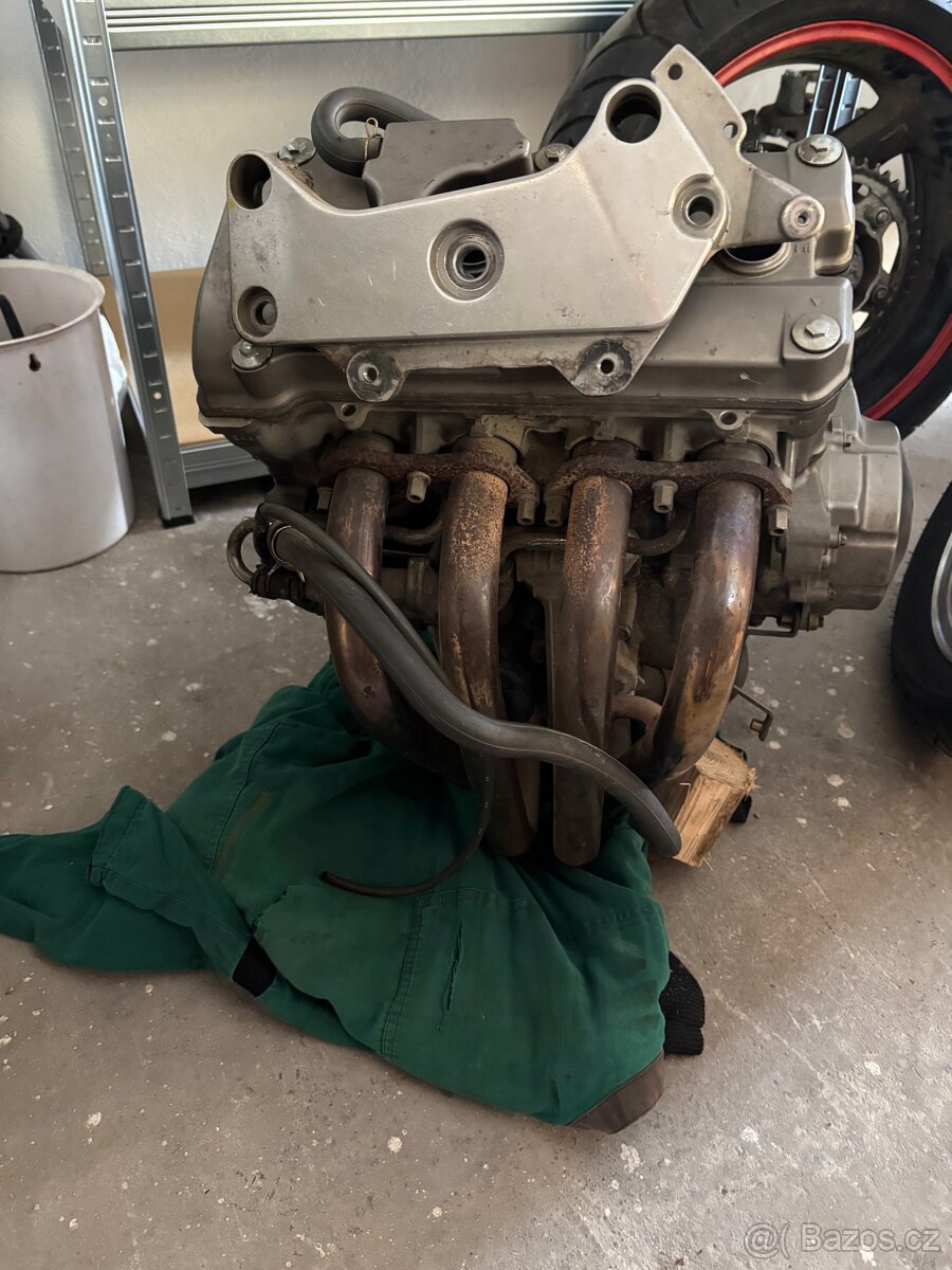 Prodám motor z Hondy cb600f - 4