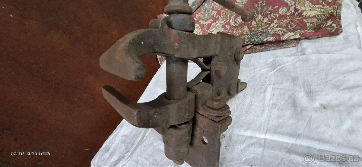 Kovařsky svěrák malý - 4