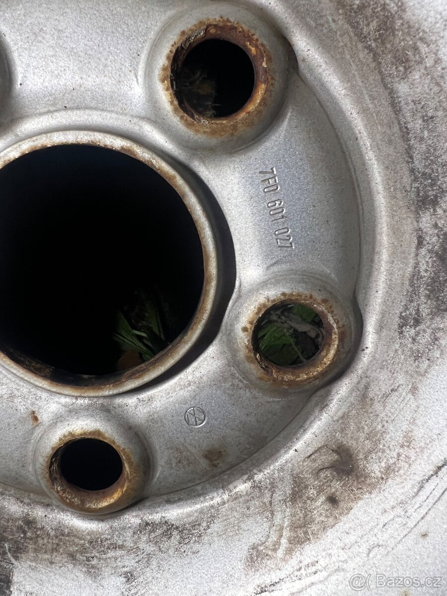 Zimní pneu 215/65r16C t5 5x120 - 4