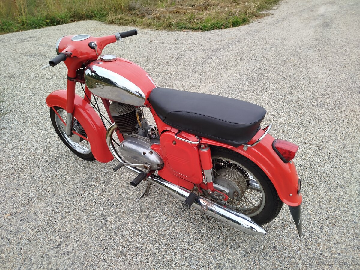 Jawa 250/559 - 4