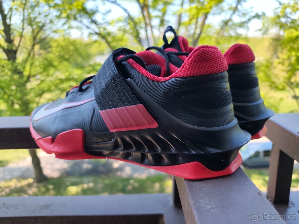 Nike Savaleos - 4