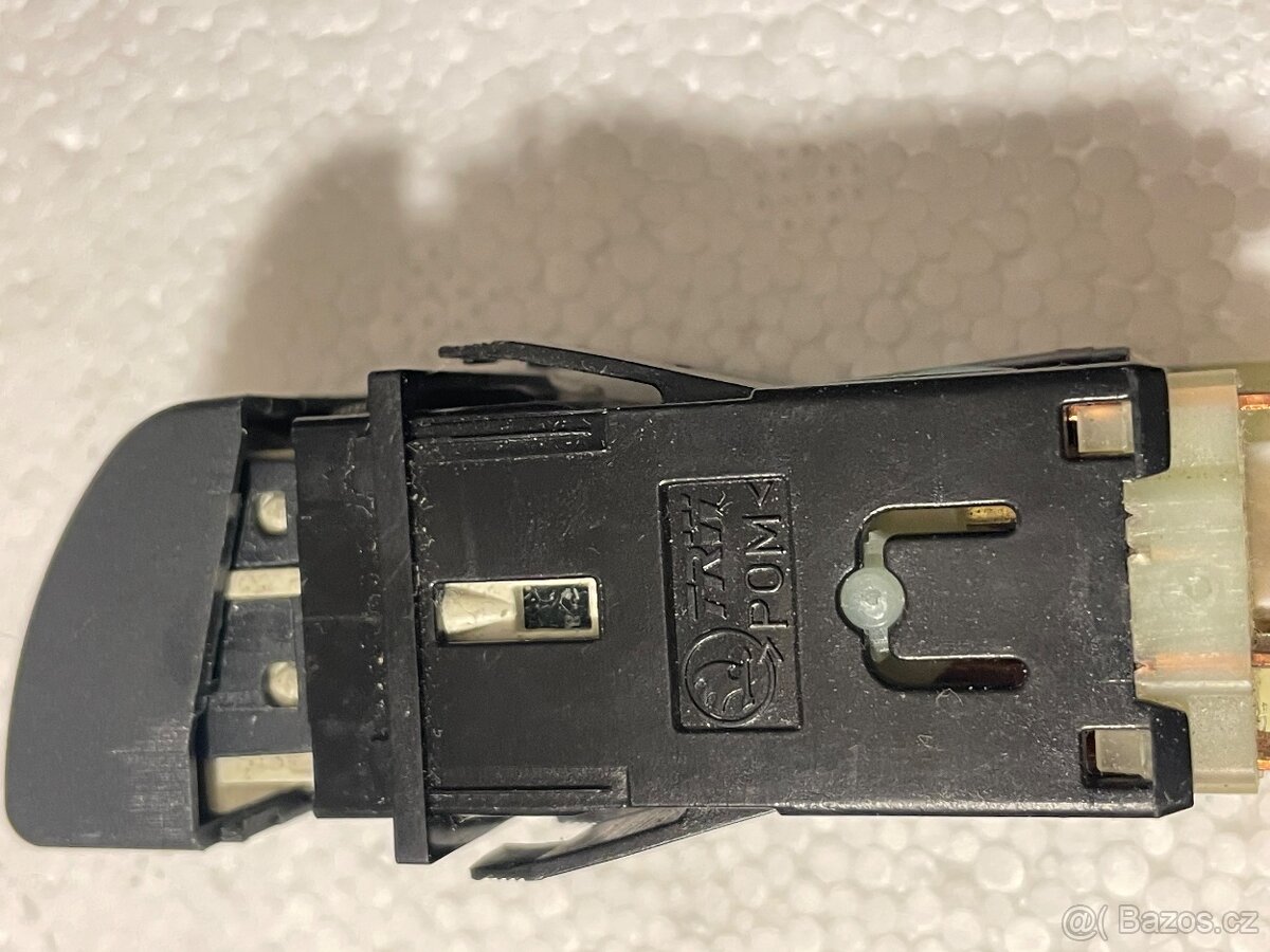 SPÍNAČ OBRYSOVÝCH SVĚTEL 6U0 941 503 - 4