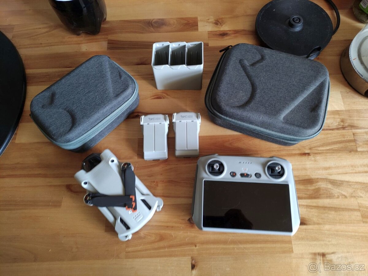 DJI mini 3 pro - tři baterie, nabíjecí hub - 4