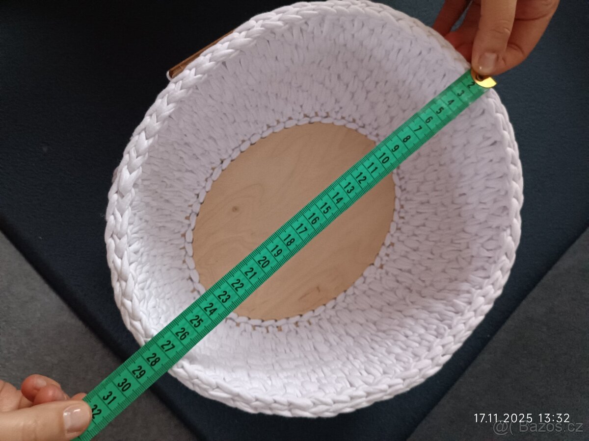 Ručně vyráběný bílý košík na prodej - 4
