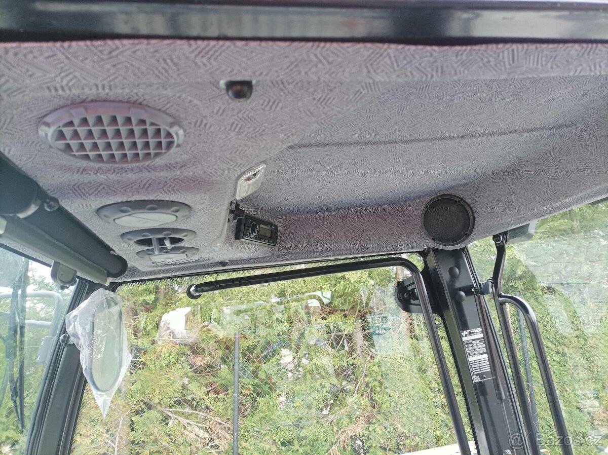 Malotraktor Farmtrac 26 4WD s kabinou - 4