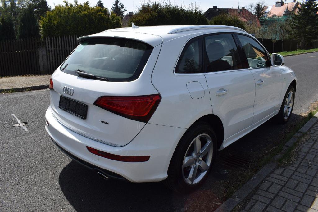 Audi Q5 2.0 TFSI S-Line Quattro MANUÁL TAŽNÉ Bi-Xenony záruk - 4