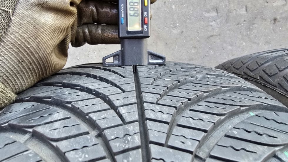 Celoroční pneu 215/55/17 Good Year - 4