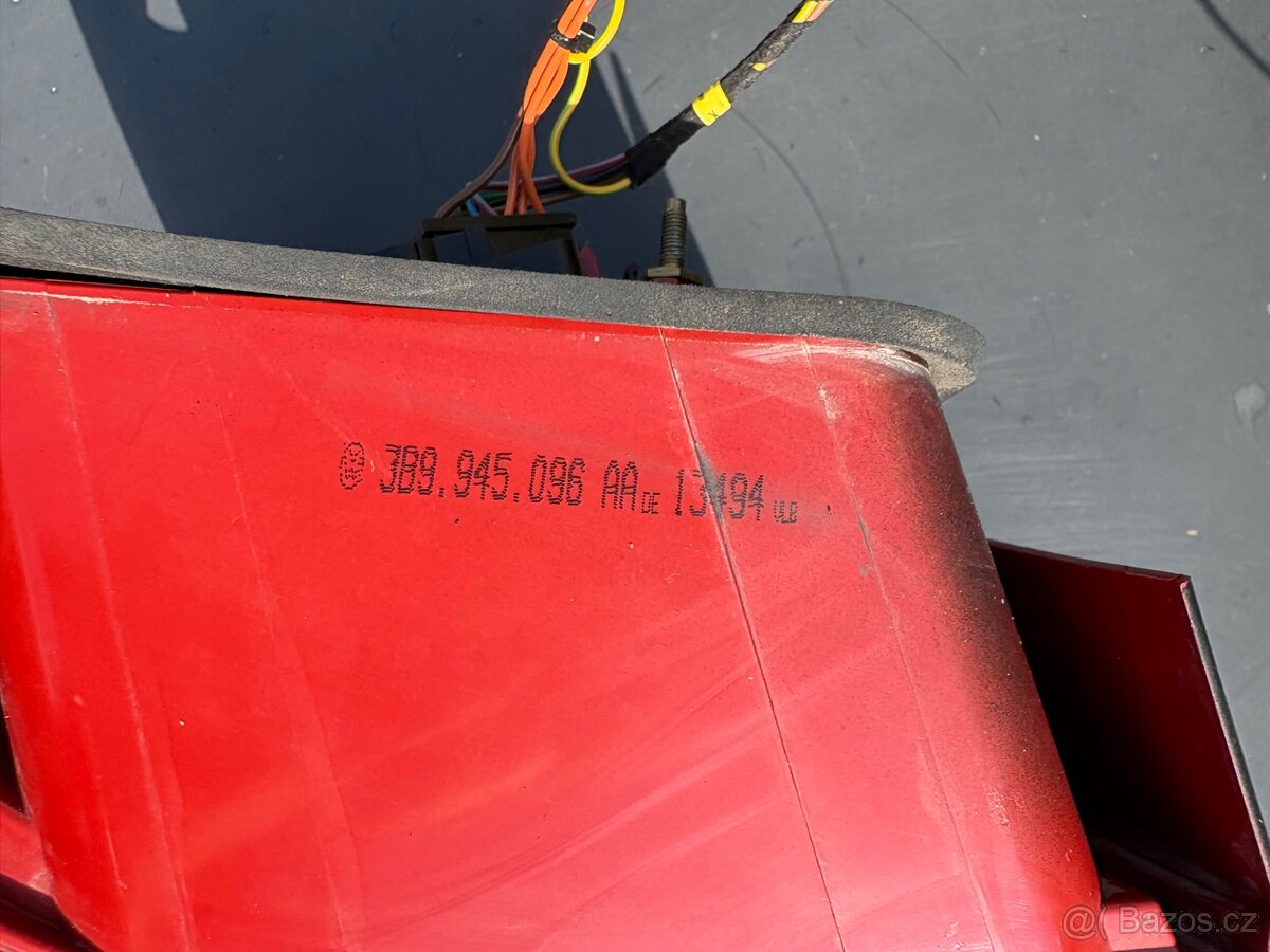 Zadní světlo na Volkswagen passat b5.5 r.v.2004 - 4