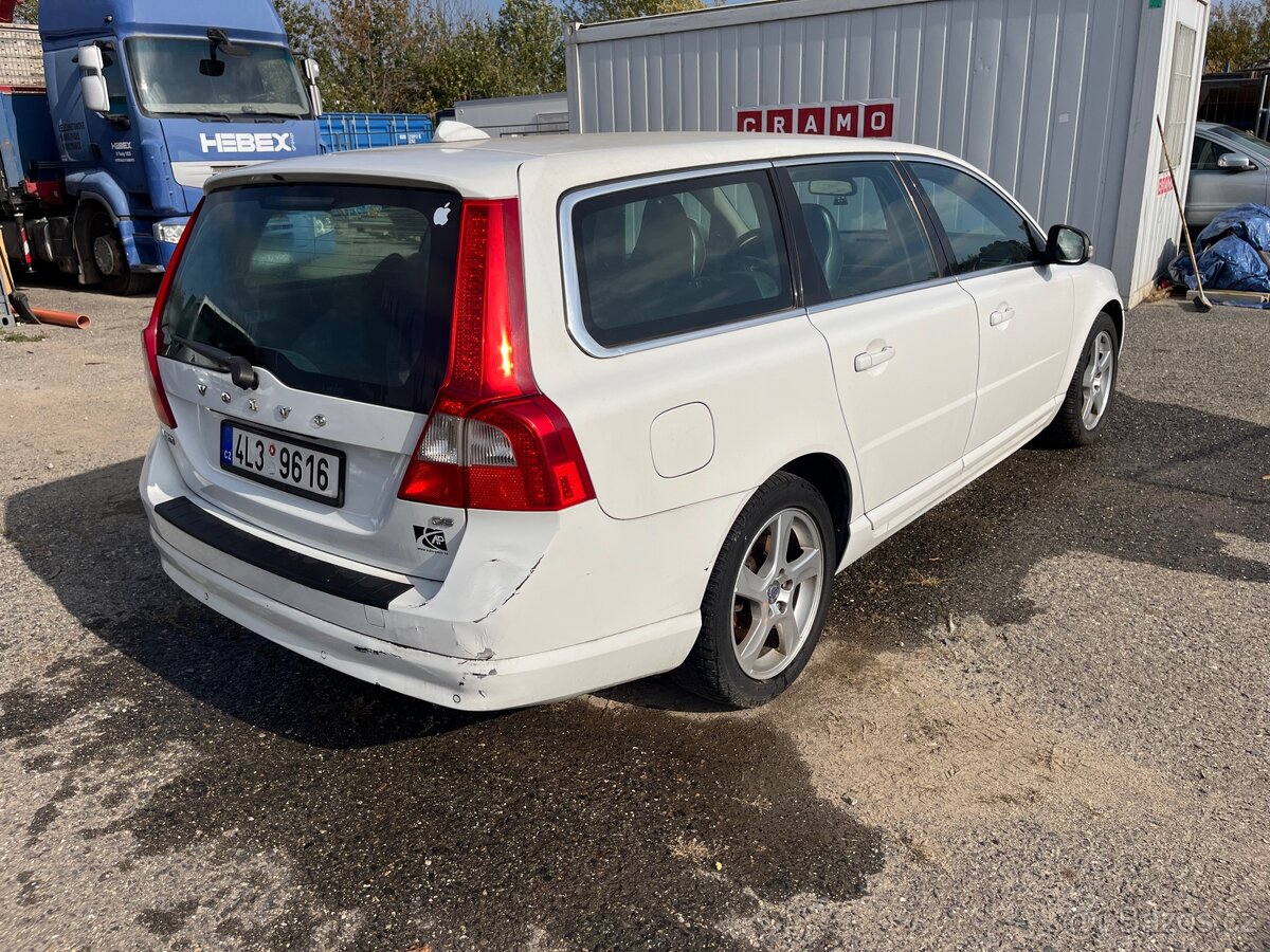 Volvo V70 III 2.4 D5 - náhradní díly - 4