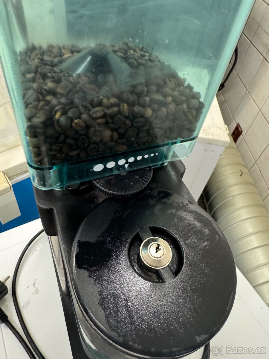Prodám mlýnek na kávu zn. Rancilio - 4