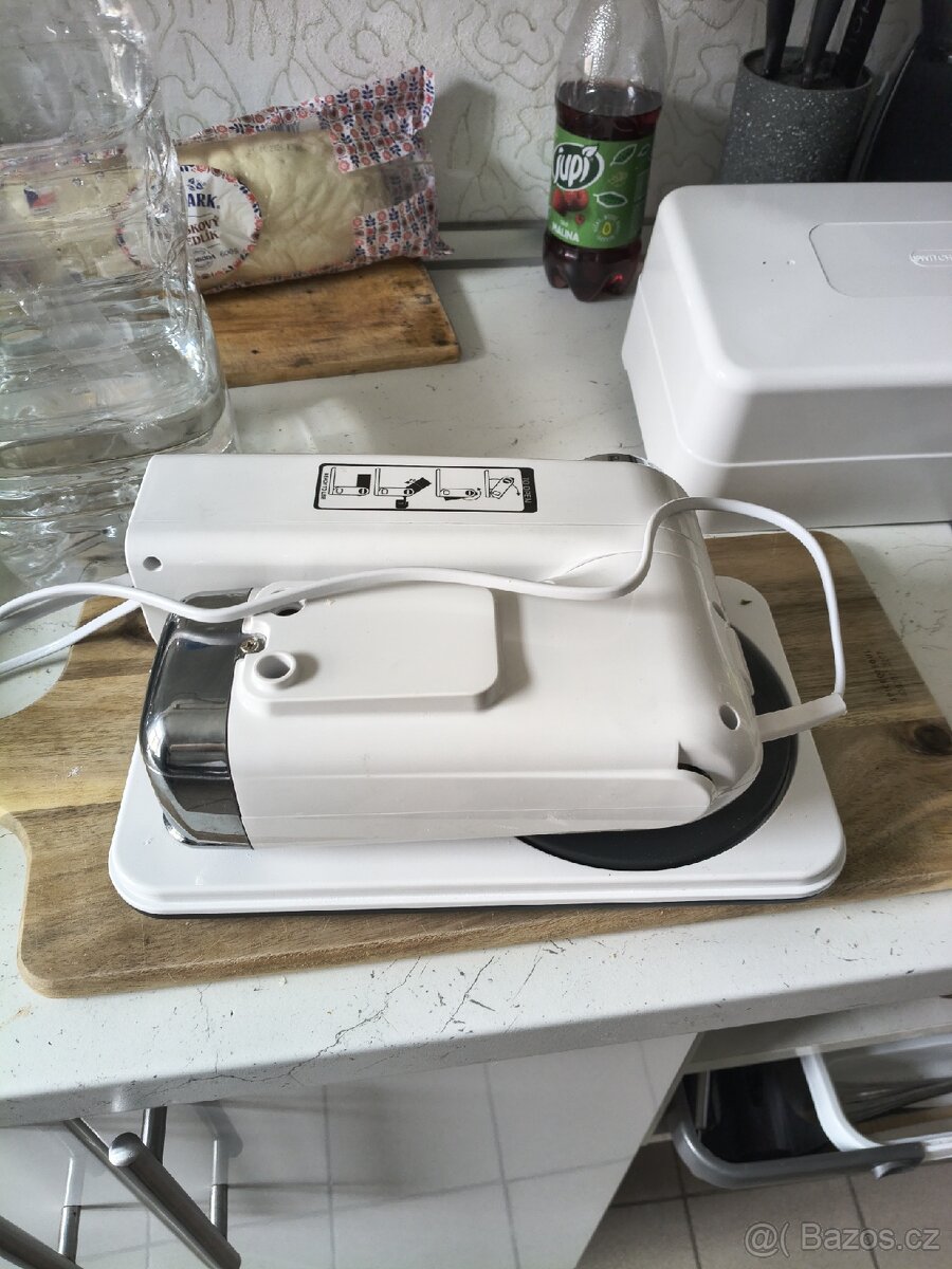 Prodám kuchyňského robota - 4