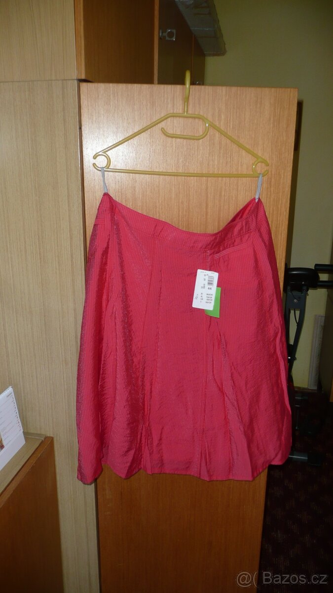 červené dvoudílné šaty - 4