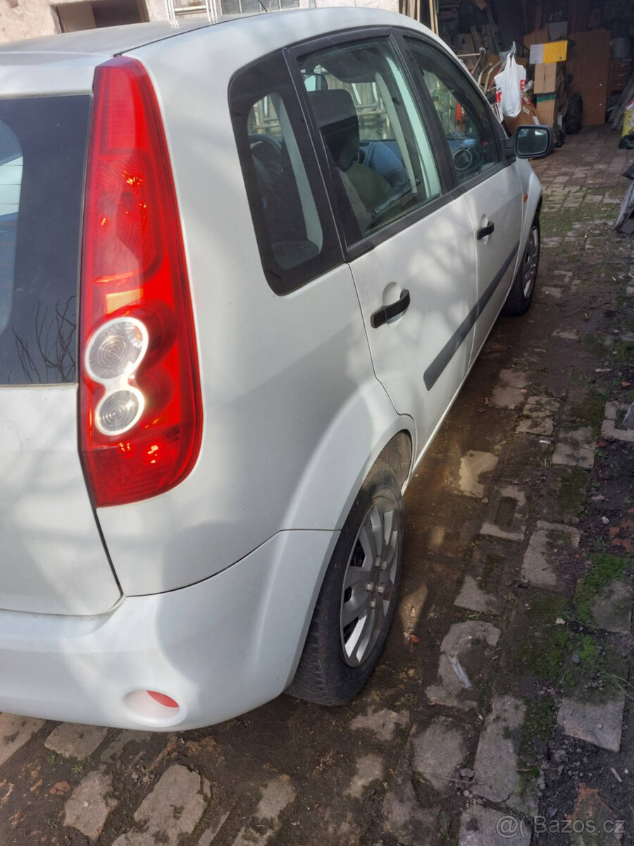 Prodám Fordfiesta 1.3 - 4