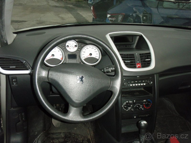 PEUGEOT 207 HATCHBACK 1.4i 16V VTi 8FS 70kW 2008 - 4