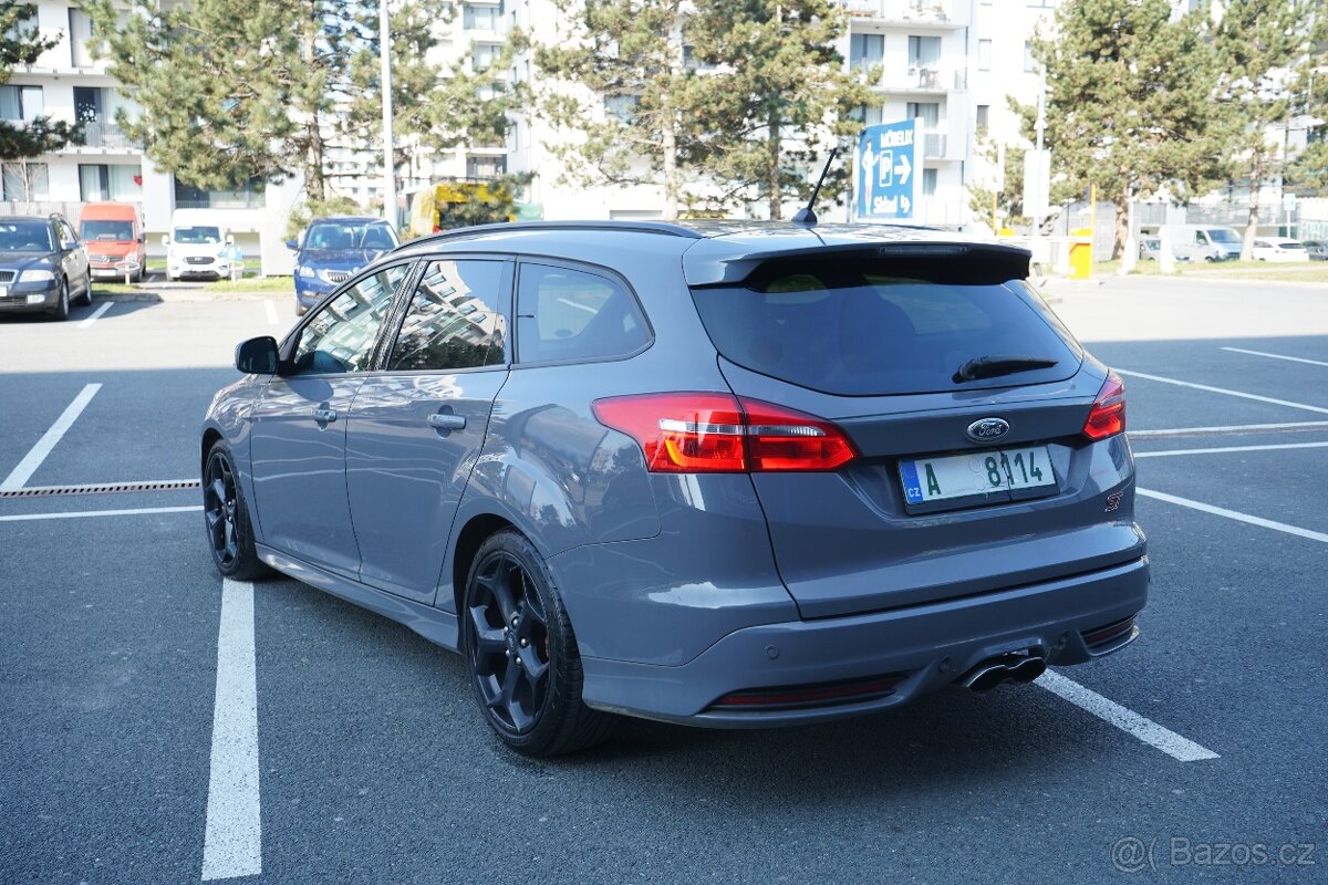 Ford Focus ST 2.0 EcoBoost 184kW - 4