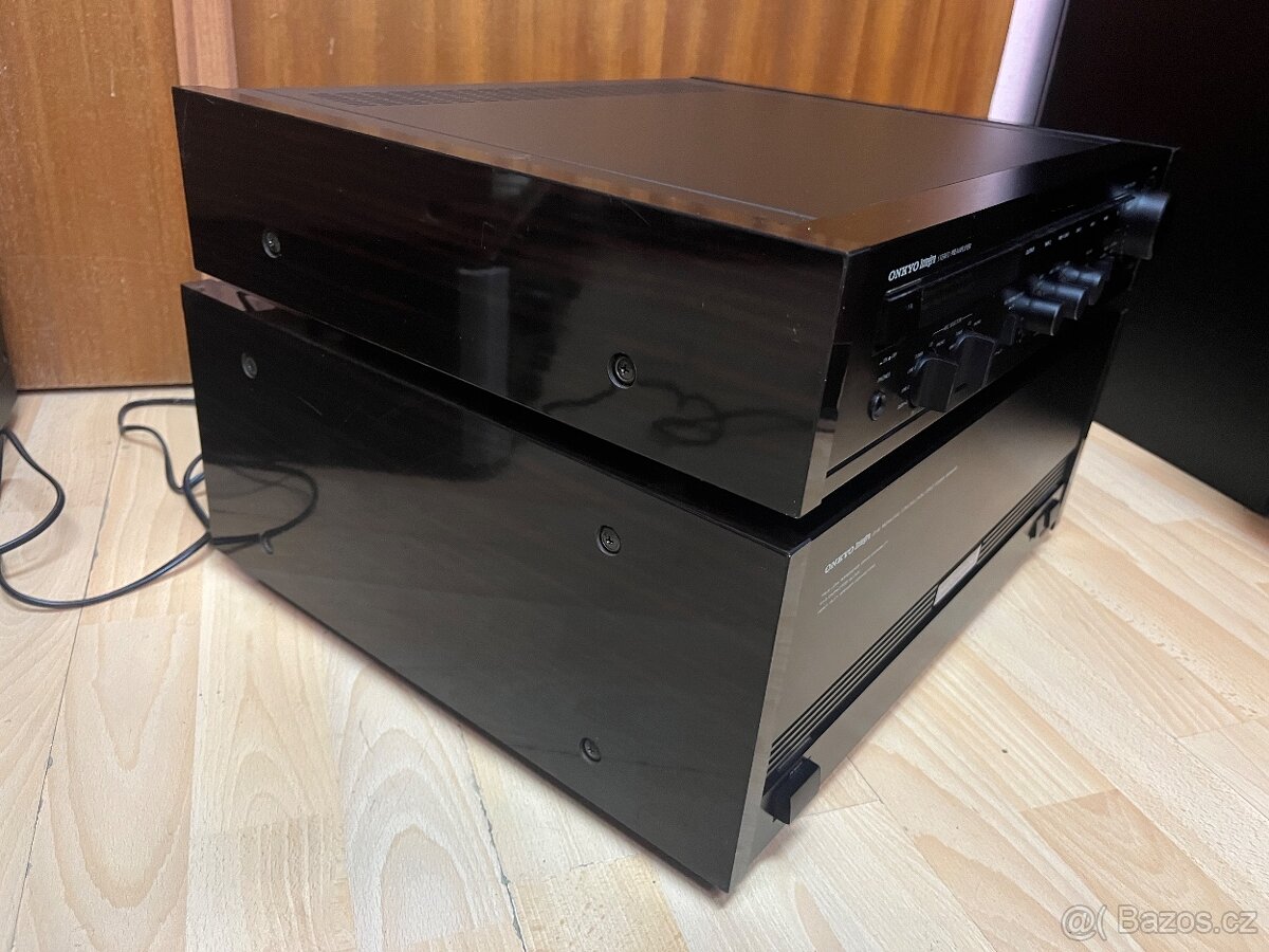 Onkyo Integra - 4