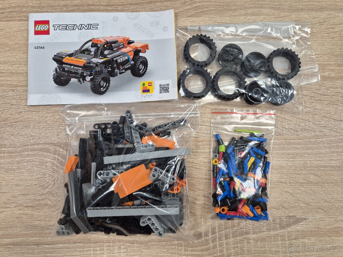 LEGO TECHNIC 42166 Neom McLaren Extreme E Team - 4