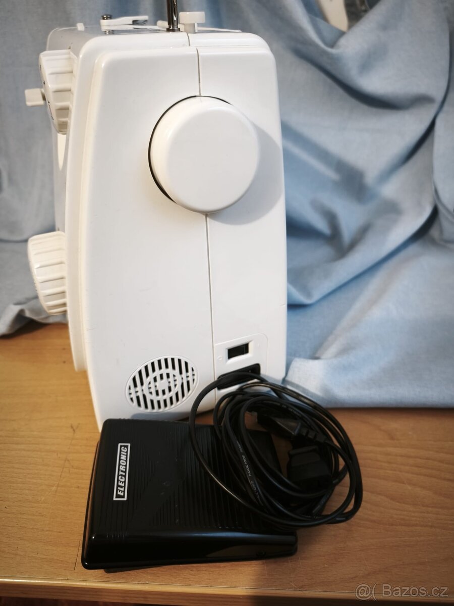 Prodám šicí stroj Singer 8280. - 4