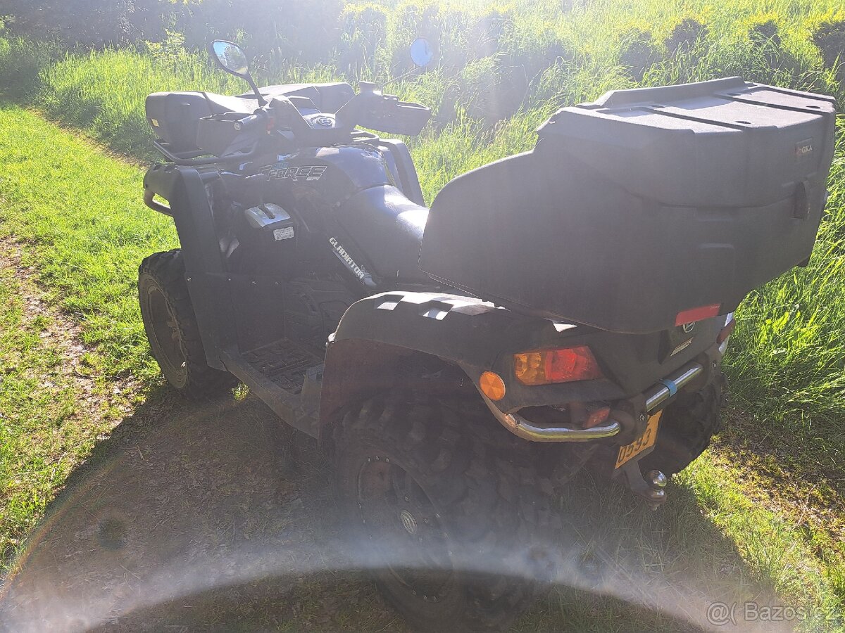 Cf moto gladiátor 800