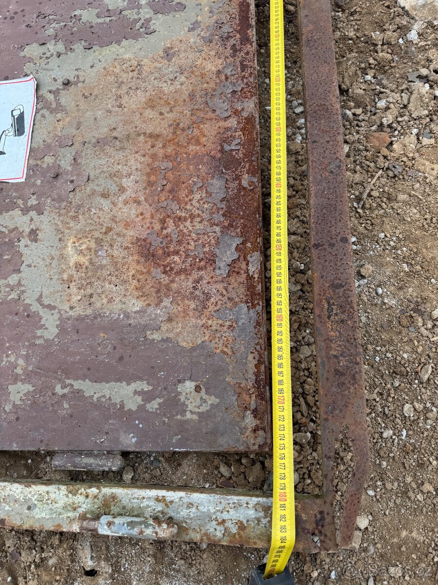 Prodám ocelové dvojité dveře s rámem - 4