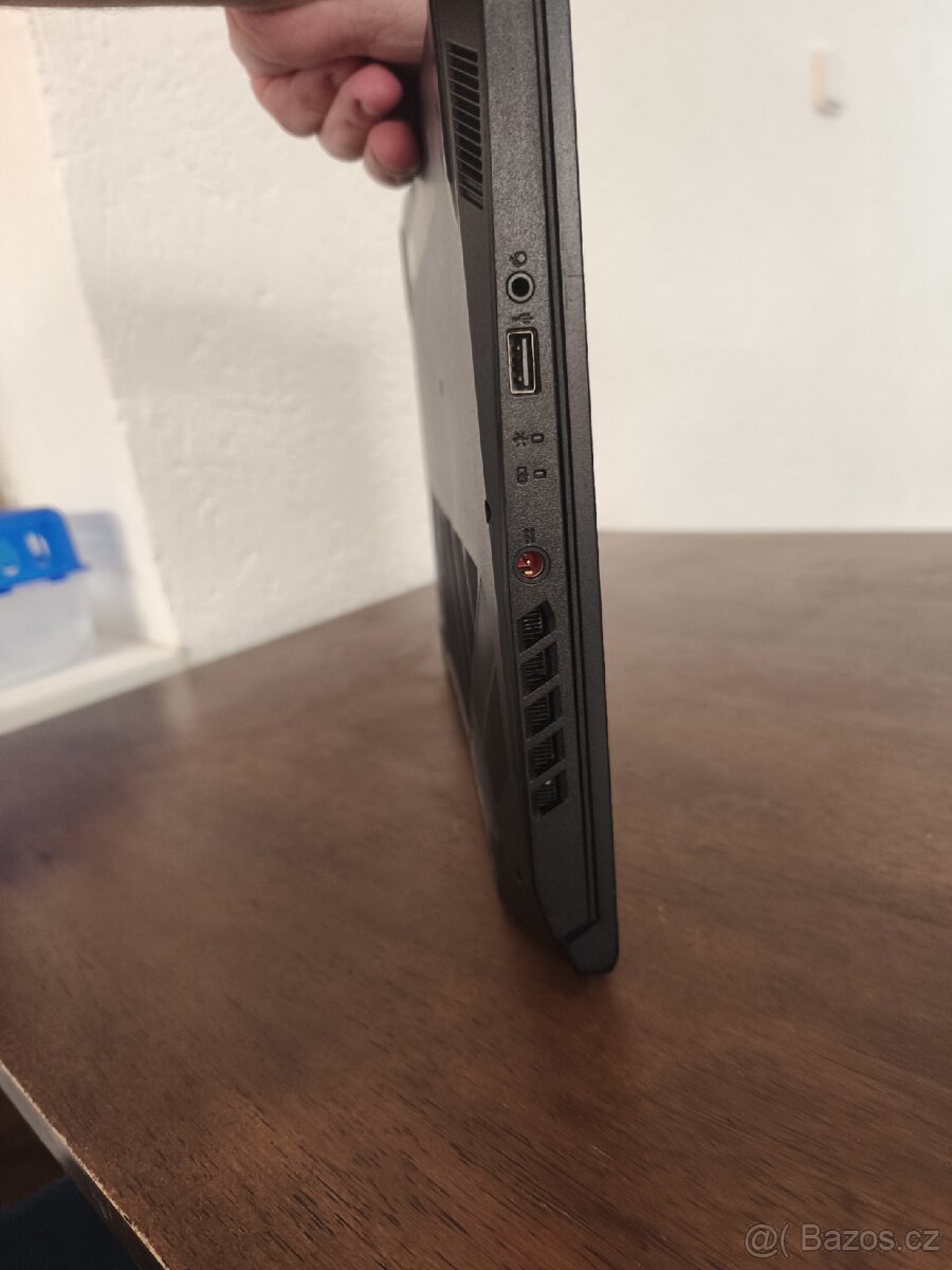Herní notebook Acer Nitro 5 (RTX 2060) - 4