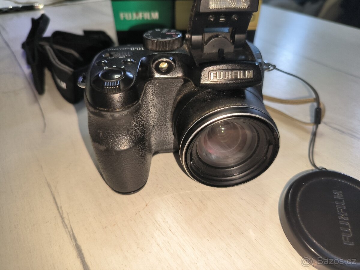 Fuji FinePix S1500 - 4