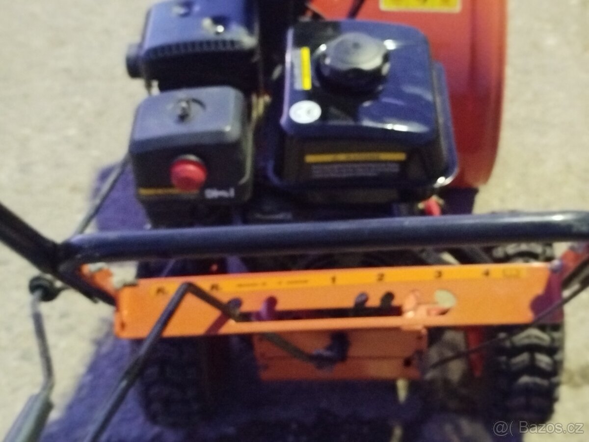 Sněžná fréza Vega 651 - 4