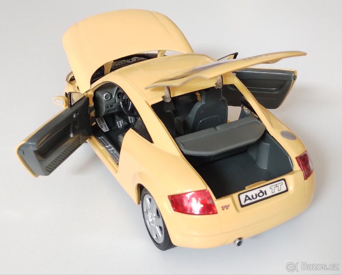 Audi TT 1/18 - 4