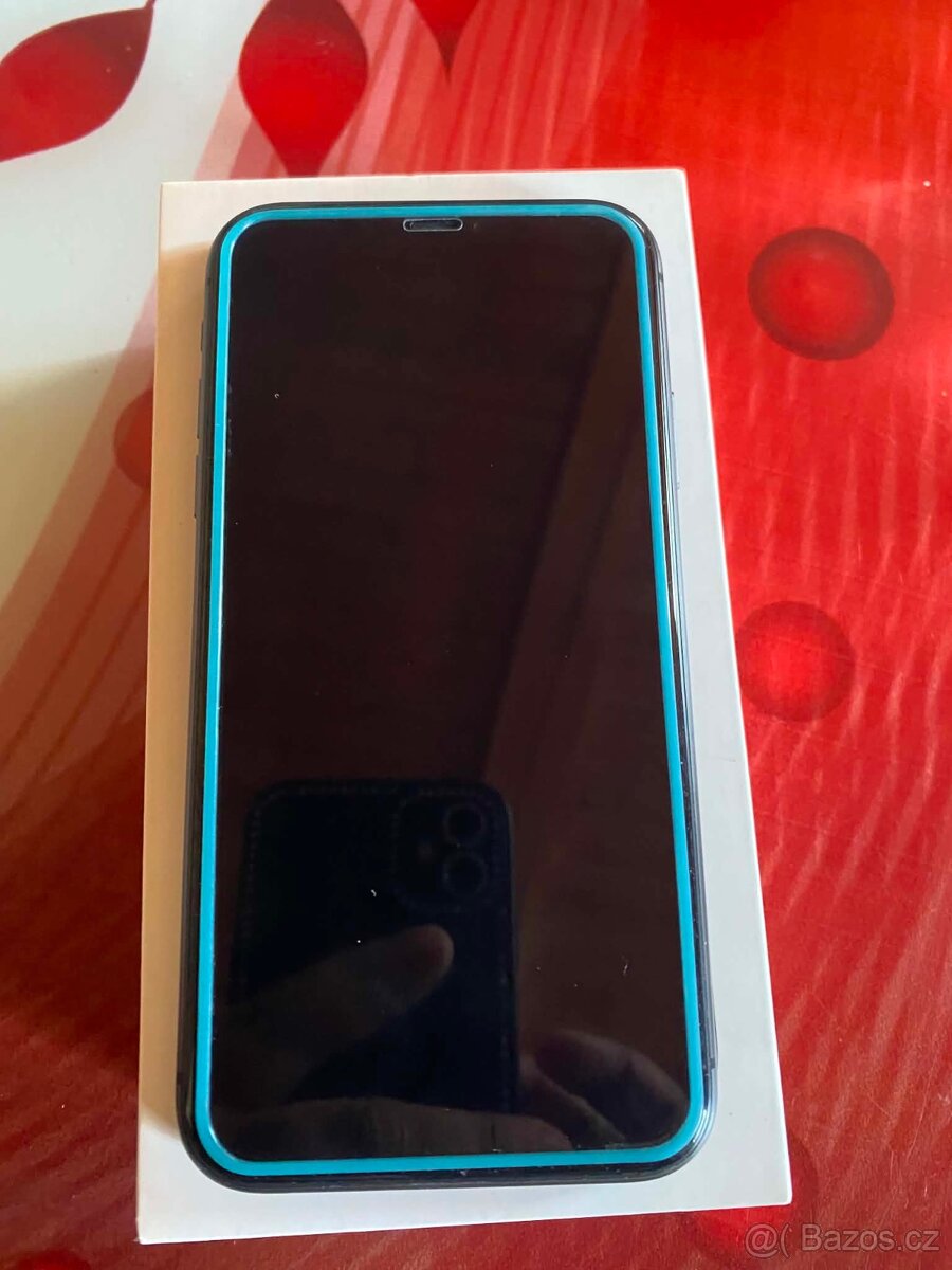 IPhone 11 64GB Černý - 4