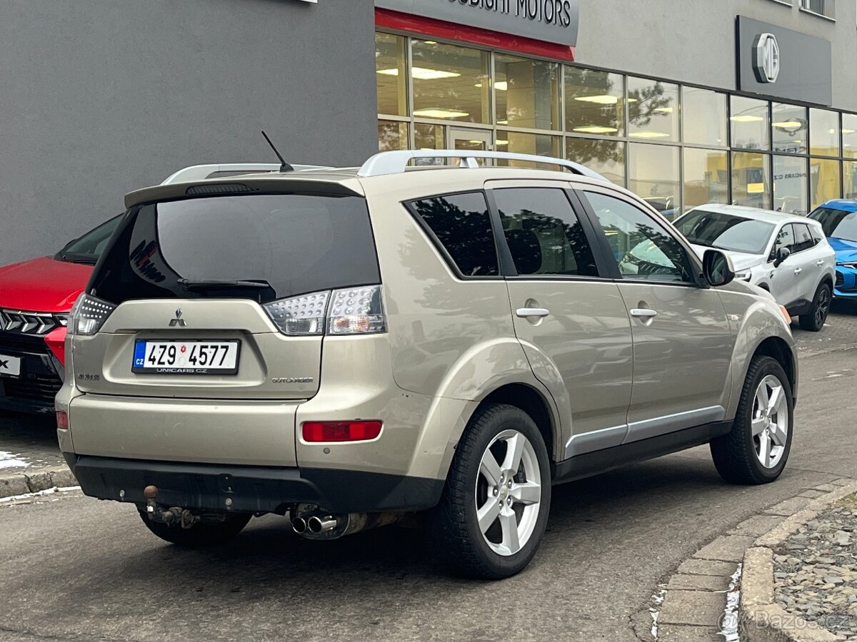 Mitsubishi Outlander 2,0 DI-D Intense plus 4WD - 4