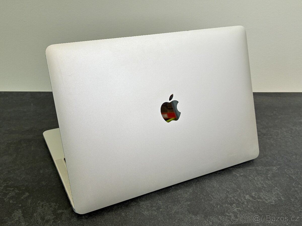 MacBook Pro 13'' 2019 / i5 / 16GB / 256GB SSD - DPH - 4