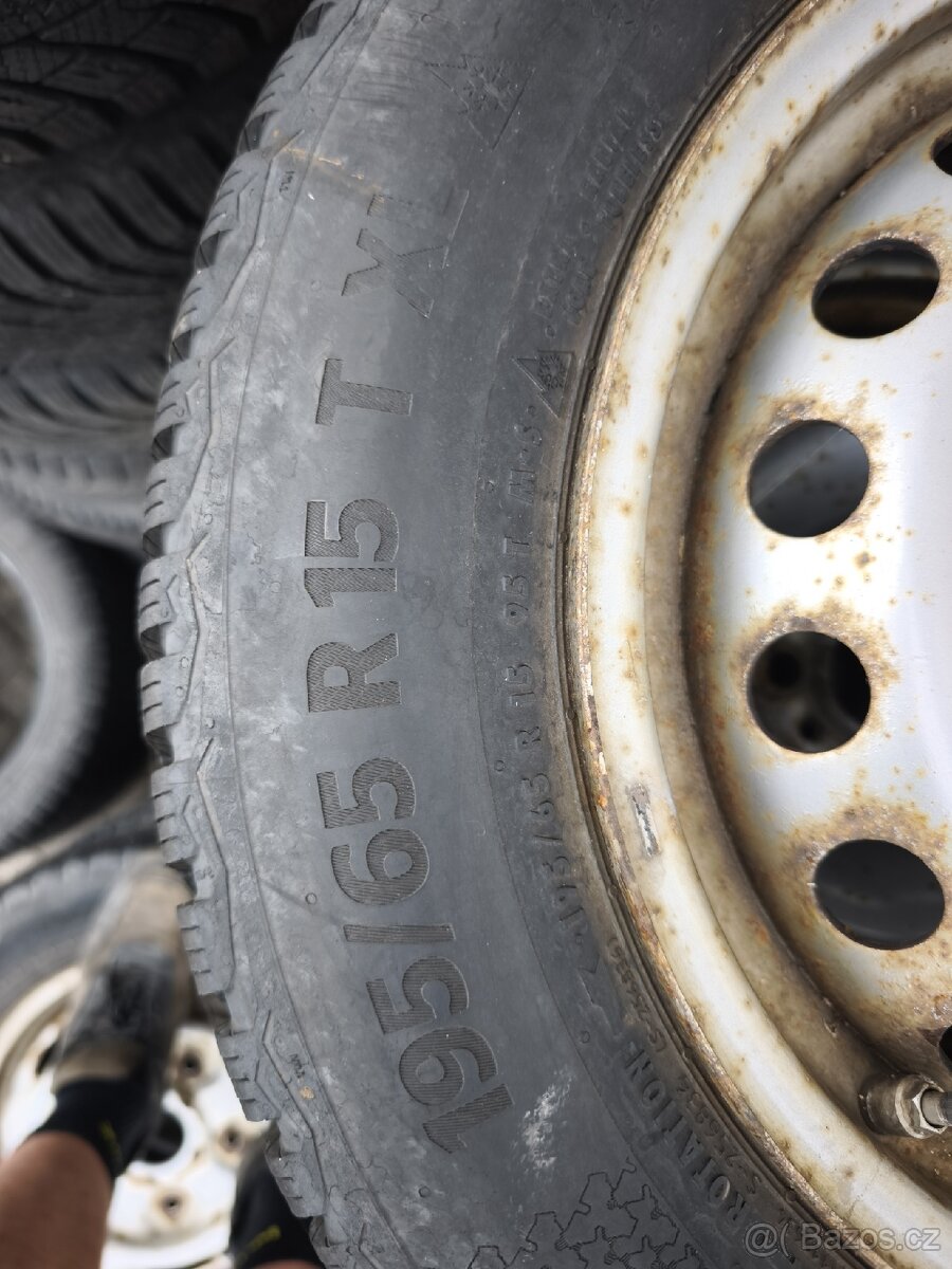 Continental zimní 195/65 R15 - 4