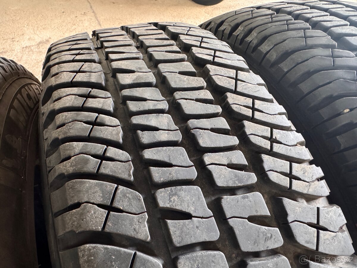 Sada pneu Michelin 265/75 R16