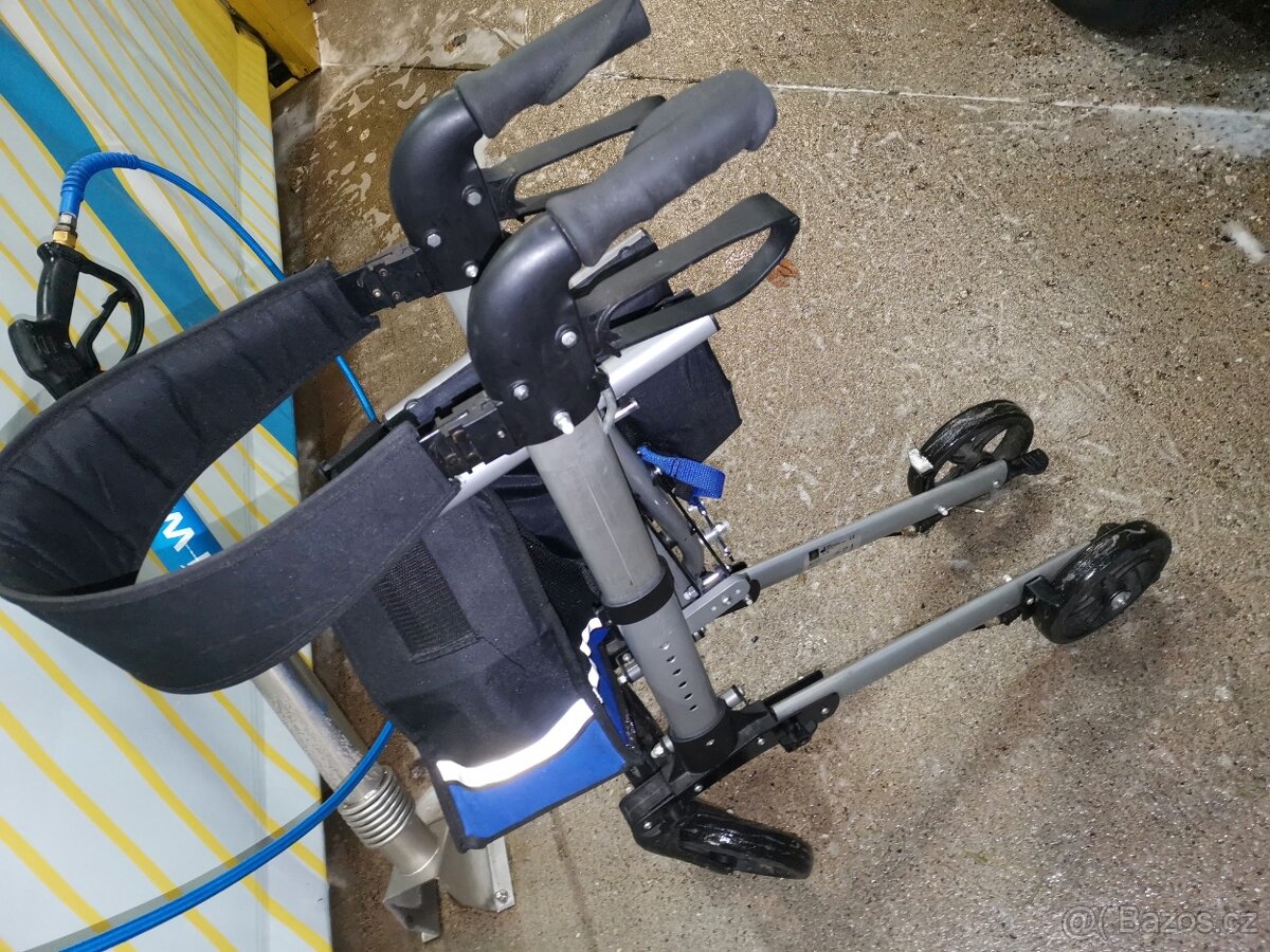 Prodám zdravotní vozík pro postižené skládací - 4