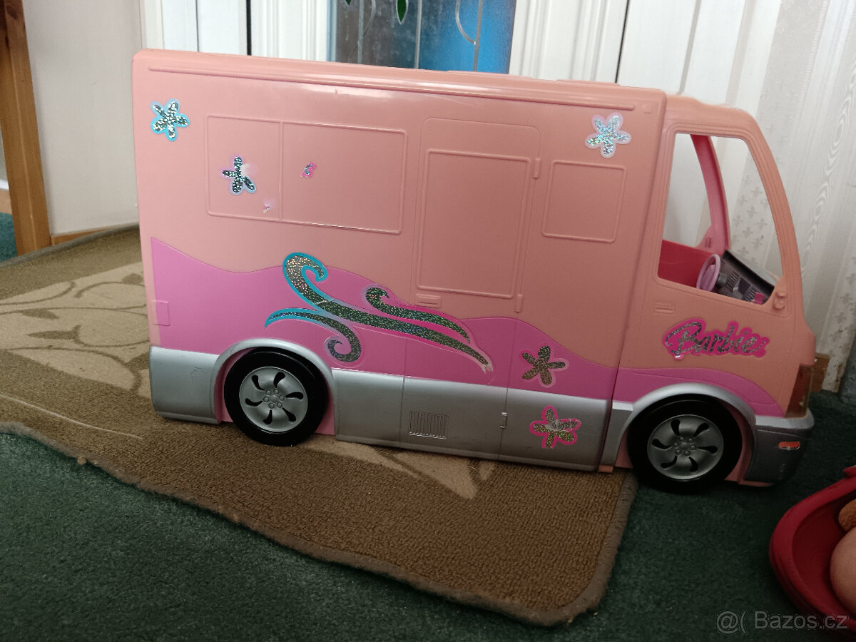 Růžový karavan pro Barbie - 4