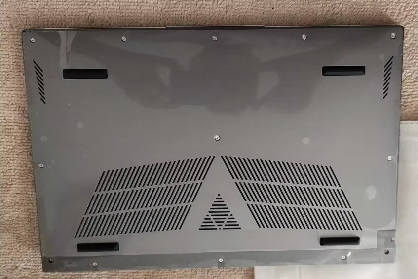 Kovový 15,6" i9-10980HK / 64GB / 2TB M.2 NVM +2TB SSD - 4