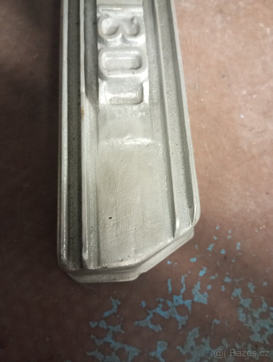 Víko ventilů škoda 130 ventilové víko dobová vybava - 4