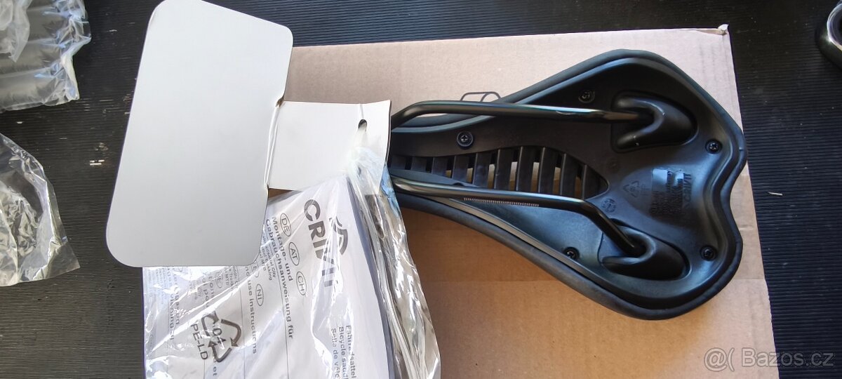 sedlo MTB značky CRIVIT, model BASIC - 4