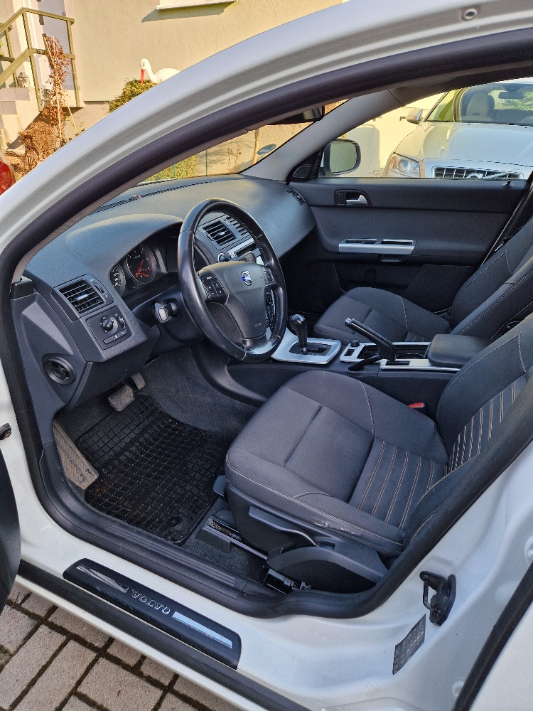 Volvo V50 D3 150k automat 2011 - 4
