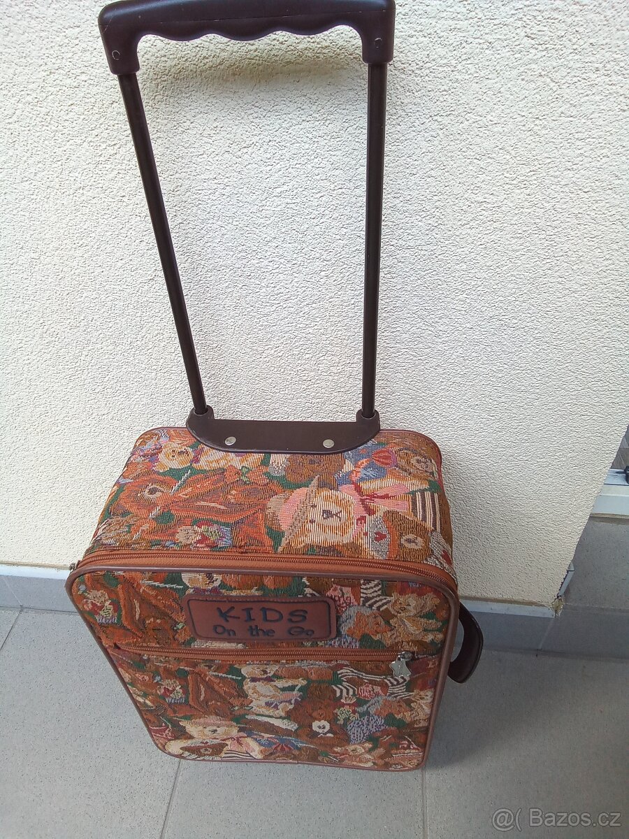 DETSKY KUFR & VECI DO SKOLY & DĚTSKÉ BOTY - 4