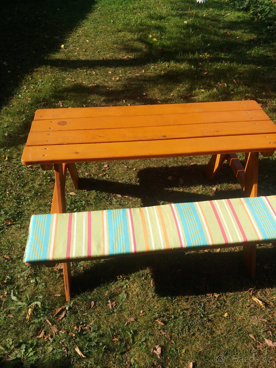 Zahradní dětský jídelní set s podsedáky - 4