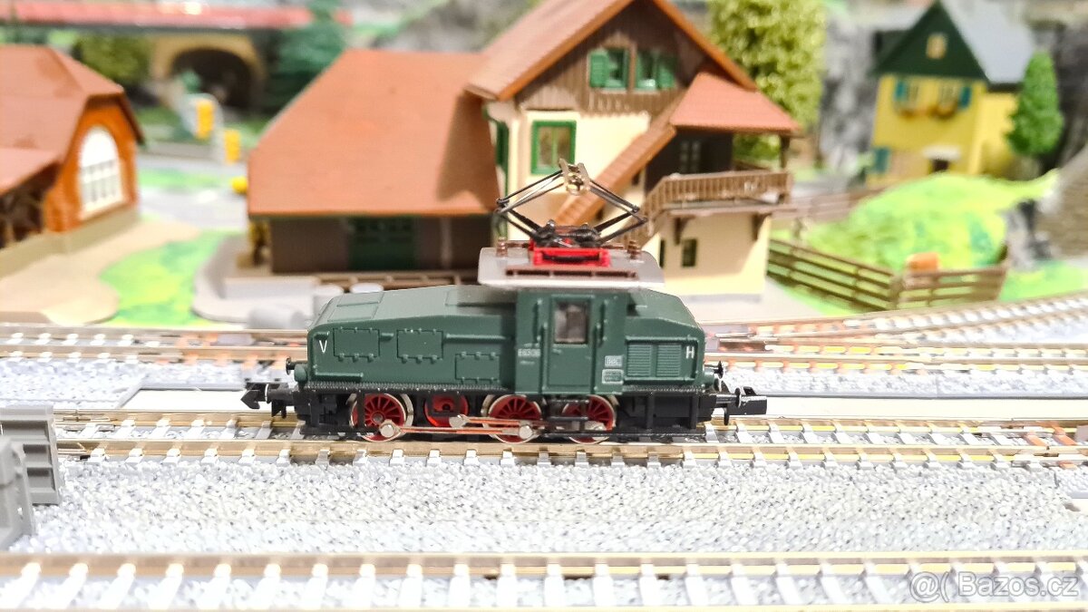 Vláčky N - elektrická lokomotiva E 63 06 - 4