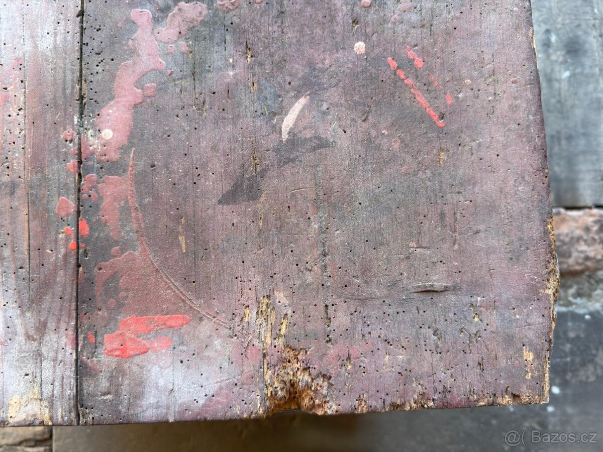 Stará dřevěná truhla - 4